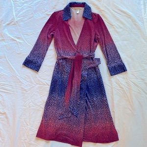 Diane Von Furstenberg Silk Wrap dress, size 6